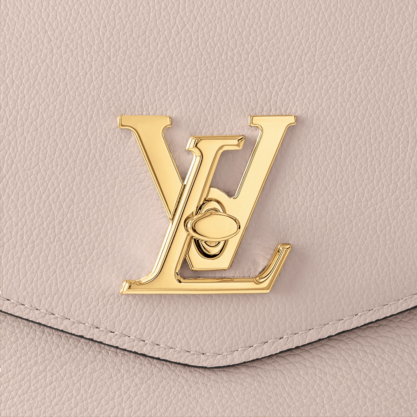 louis-vuitton-oxford-lockme-leather-handbags-M22792_PM1_Detail-view.webp